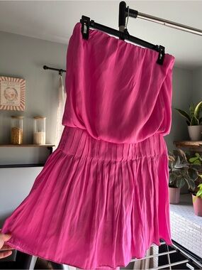 DO+BE Hot Pink Strapless Pleated Mini Dress